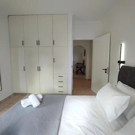 Marios Family House 1 * Kanálion