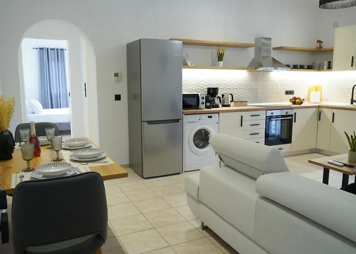 Marios Family House 1 Apartamento Kanálion
